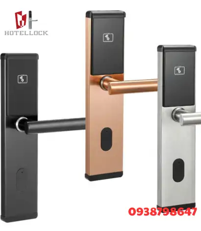 Khóa cửa khách sạn điện tửKhóa cửa điện tử thông minh cho khách sạn là giải pháp được nhiều cơ sở lưu trú lựa chọn nhằm nâng cao tính tiện nghi và an toàn trong quá trình vận hành. Công nghệ RFID cho phép sử dụng thẻ từ để xác thực quyền truy cập, giúp khách hàng thao tác mở cửa nhanh chóng và thuận tiện. Khi kết hợp cùng hệ thống quản lý khóa, sản phẩm còn hỗ trợ cơ sở lưu trú kiểm soát phòng và quyền ra vào một cách chuyên nghiệp hơn. với đầu đọc thẻ RFID 13.56Mhz