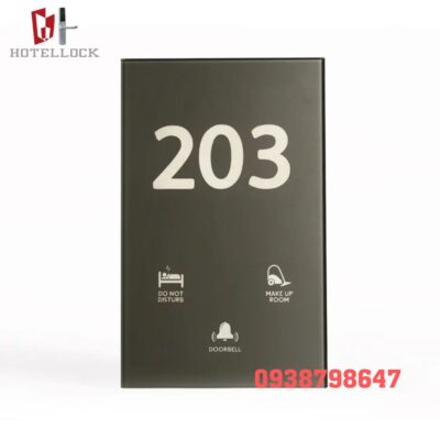Tấm bảng điện tử gắn ở cửa phòng khách sạn 15DDP-D-GY