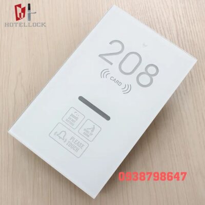Tấm bảng gắn ở cửa khóa điện tử G13DP-GWH3